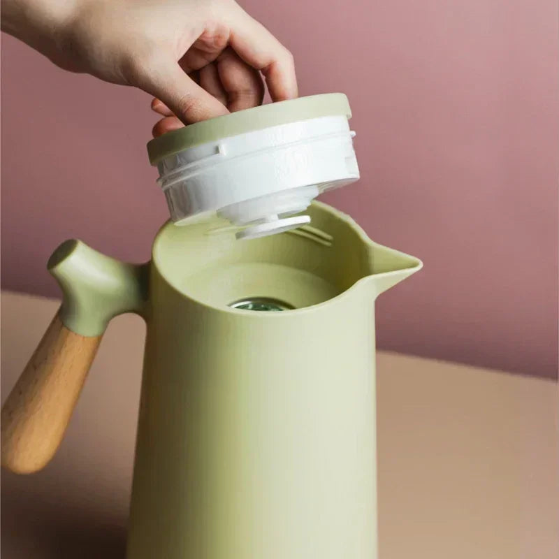 Stylish Thermal Bottle with Long-Lasting Heat and Cold Insulation