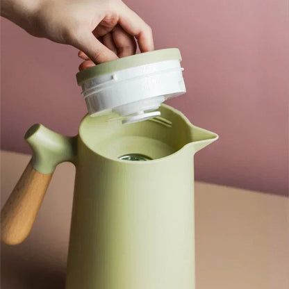 Stylish Thermal Bottle with Long-Lasting Heat and Cold Insulation