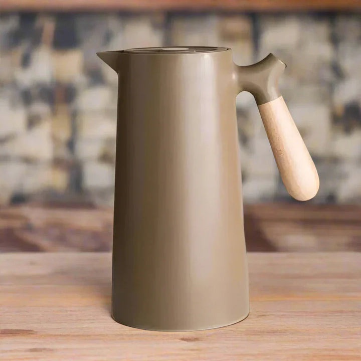 Stylish Thermal Bottle with Long-Lasting Heat and Cold Insulation