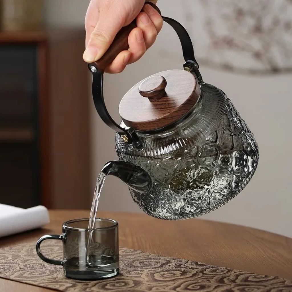 Glass Teapot with Infuser – 1000ml Borosilicate Kettle, Heat-Resistant, Wooden Handle