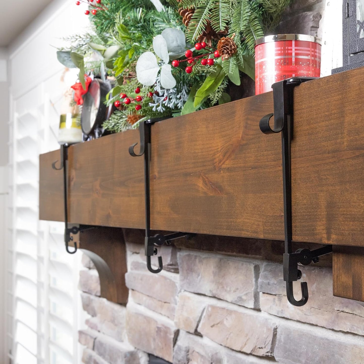 FestiveSafe Holder – Effortless Holiday Decor without Damage