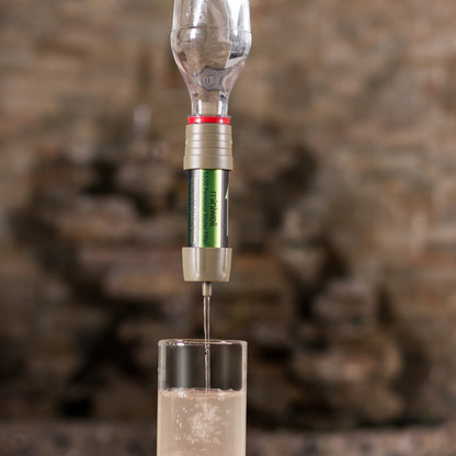 Compact Water Purification Straw for Clean Hydration Anywhere