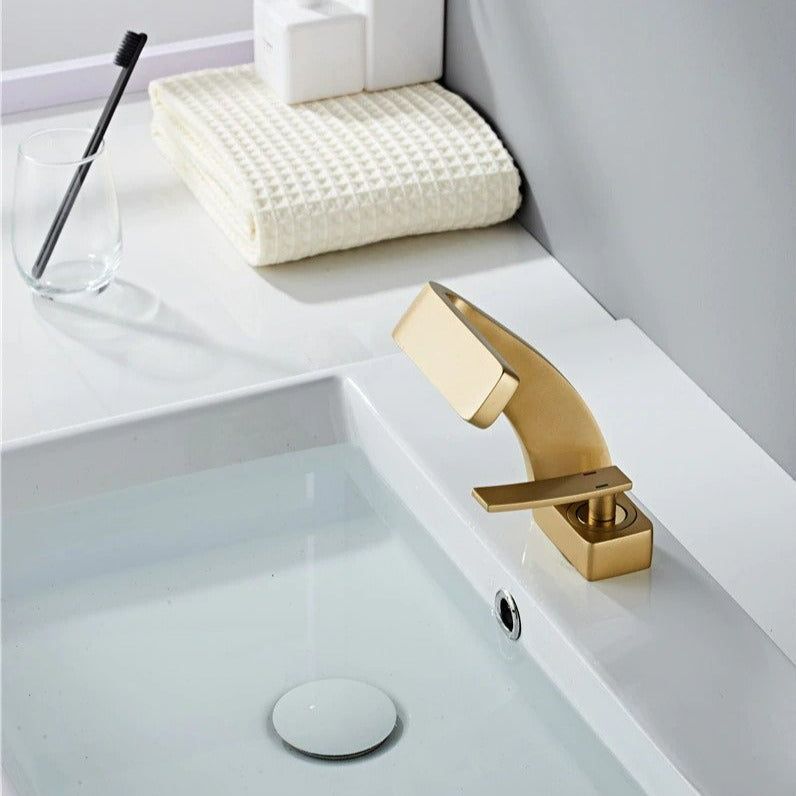 Contemporary Kitchen Tap with Stylish Design