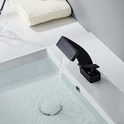 Contemporary Kitchen Tap with Stylish Design