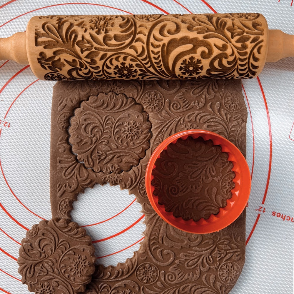 Wooden Rolling Pin with Christmas Design | Handmade Beechwood