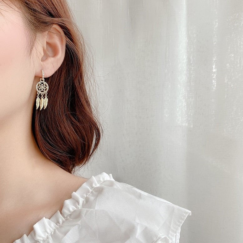 Elegant 14k Gold Feather Hoop Earrings - Timeless Charm