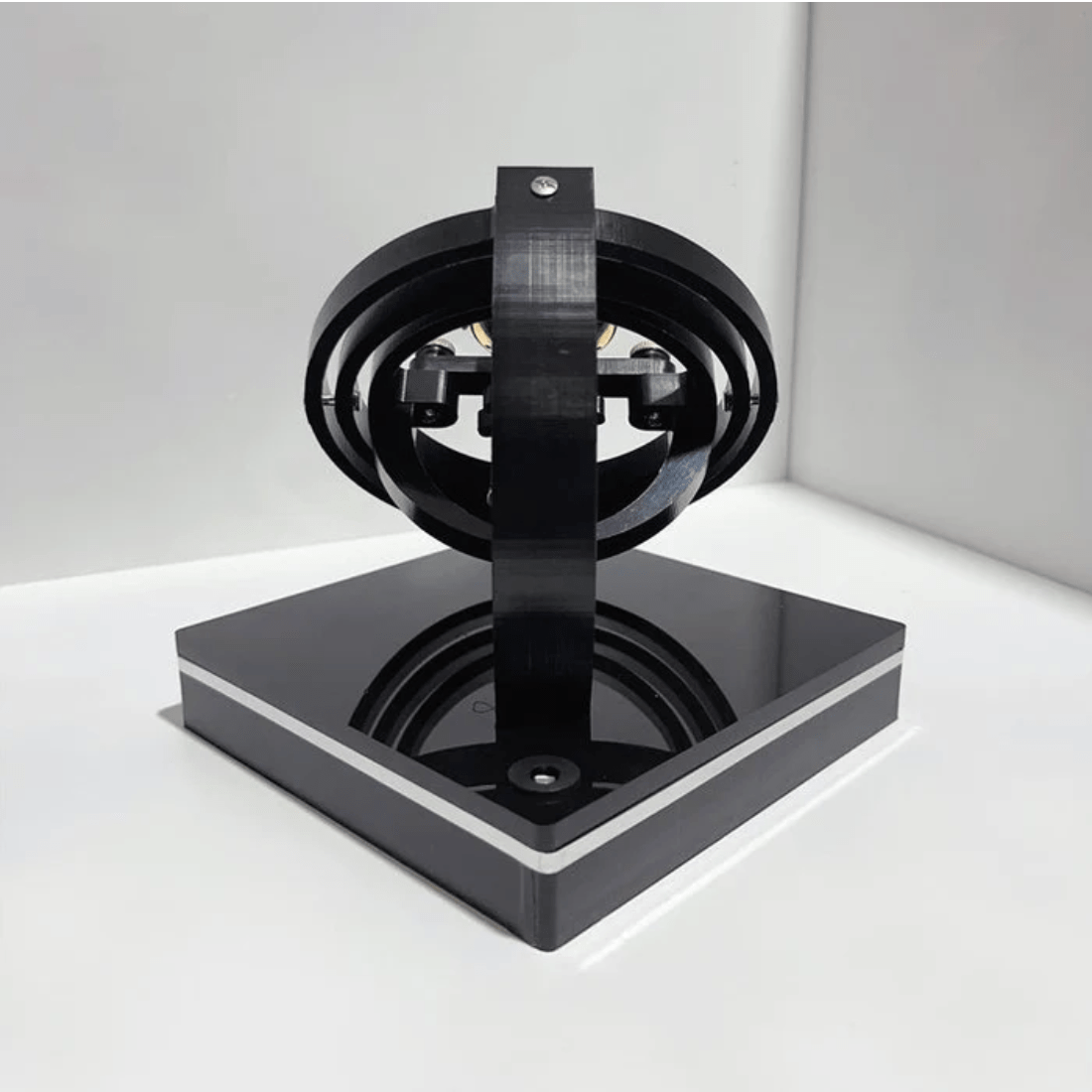Sophisticated Automatic Watch Winder with Silent Operation