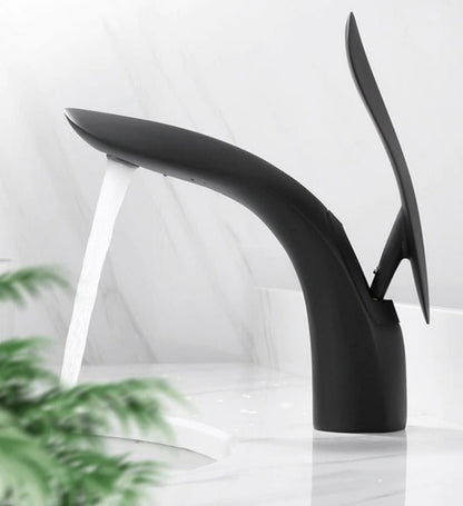 Stylish Bathroom Faucet - Contemporary Design for Your Washroom