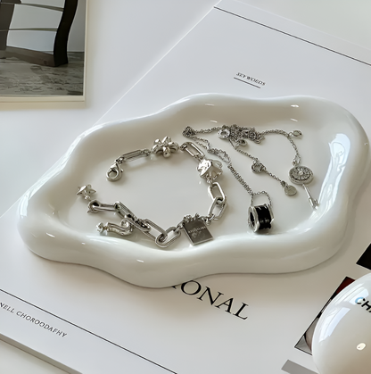 White Ceramic Jewelry Dish – Sophisticated Design