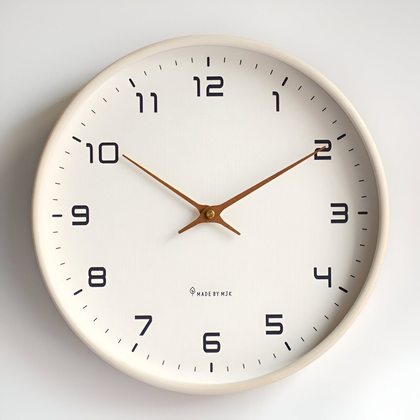 Scandinavian Style Silent Quartz Wall Clock with Wooden Frame for Home