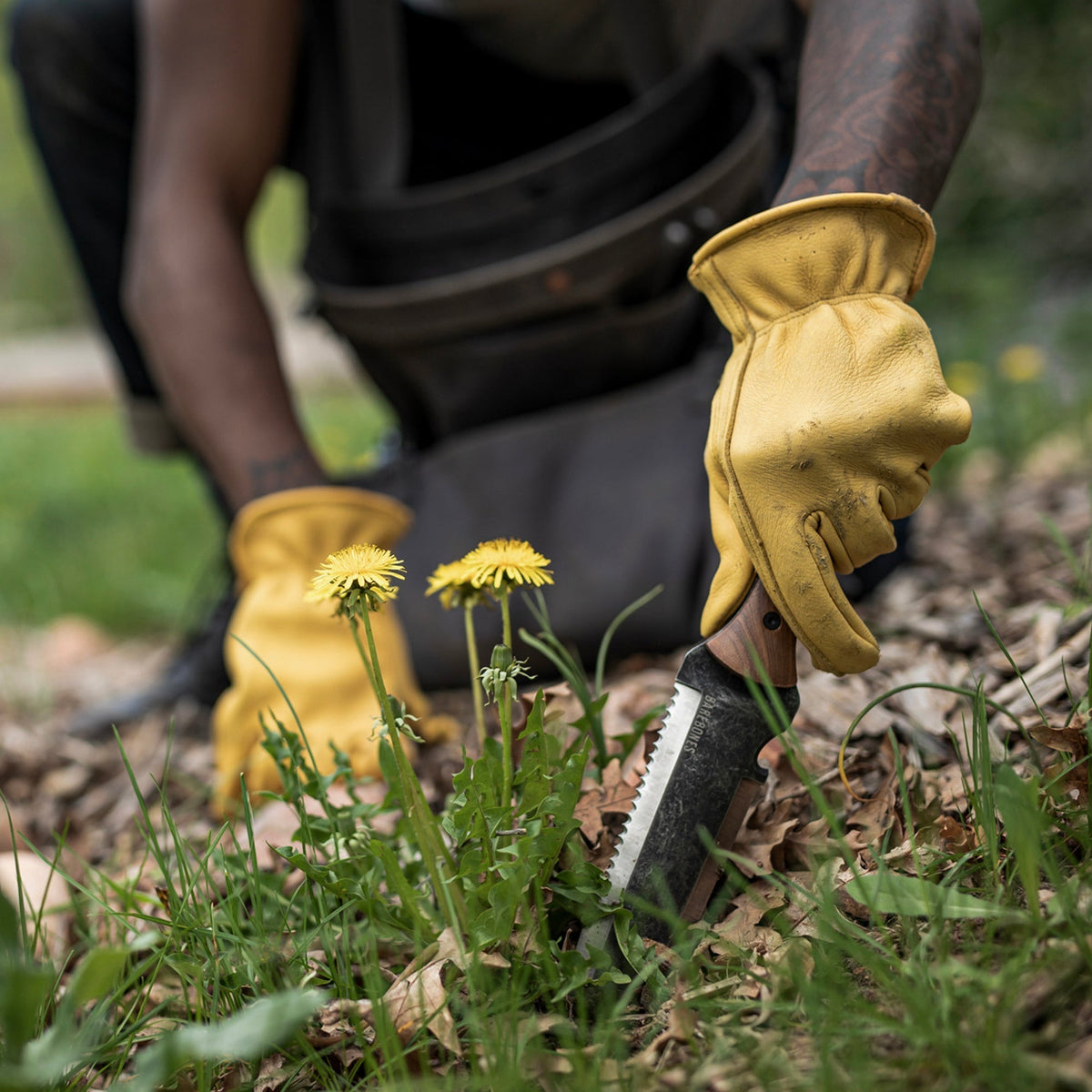 Garden Master Digging Tool with Sheath
