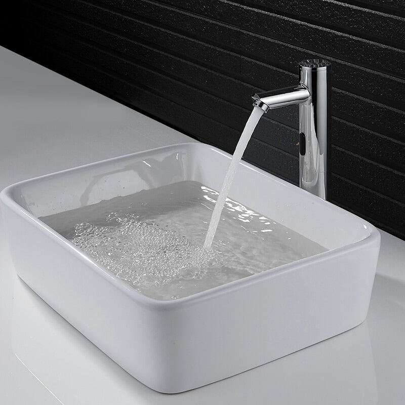 Touchless Infrared Faucet with Hygienic Sensor Technology