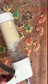 Perfectly Shaped Cookies in Seconds – Effortless Baking Delight!