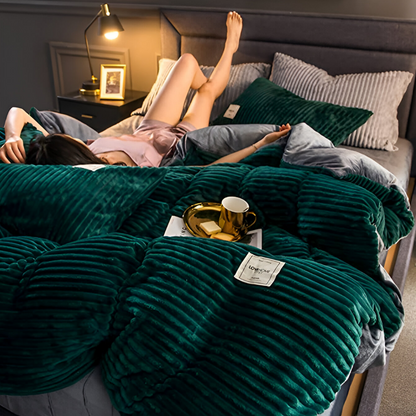 Fluffy Flannel Bedding Set - Cozy WinterWonder Style