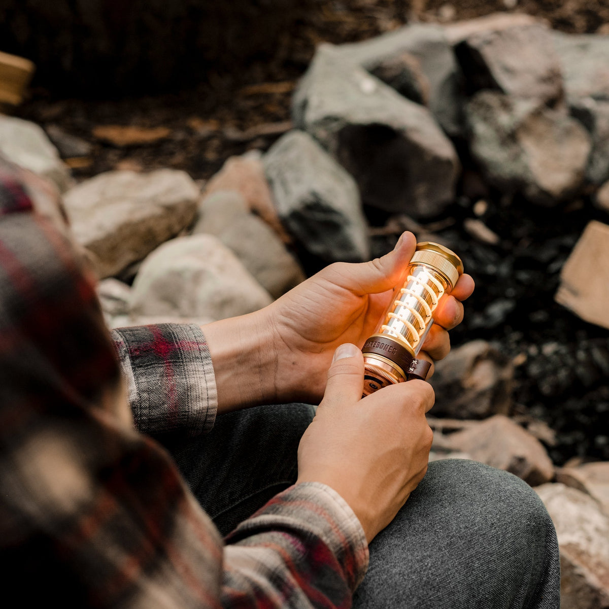 LumenCraft™ Vintage Lantern & Flashlight – USB-C Rechargeable with 7 Modes