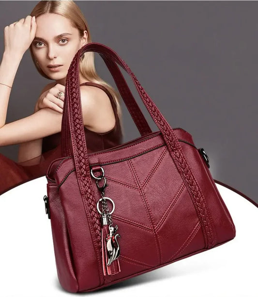 Chic Leather Tote | Women's Handbag | Spacious & Stylish