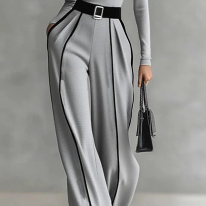 Chic Women's Two-Piece Suit in Stylish Design