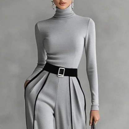 Chic Women's Two-Piece Suit in Stylish Design