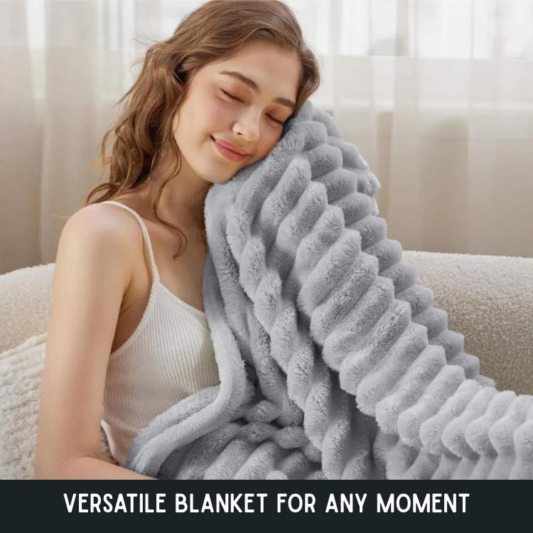 Soft Faux Fur Weighted Blanket for Relaxation and Comfort
