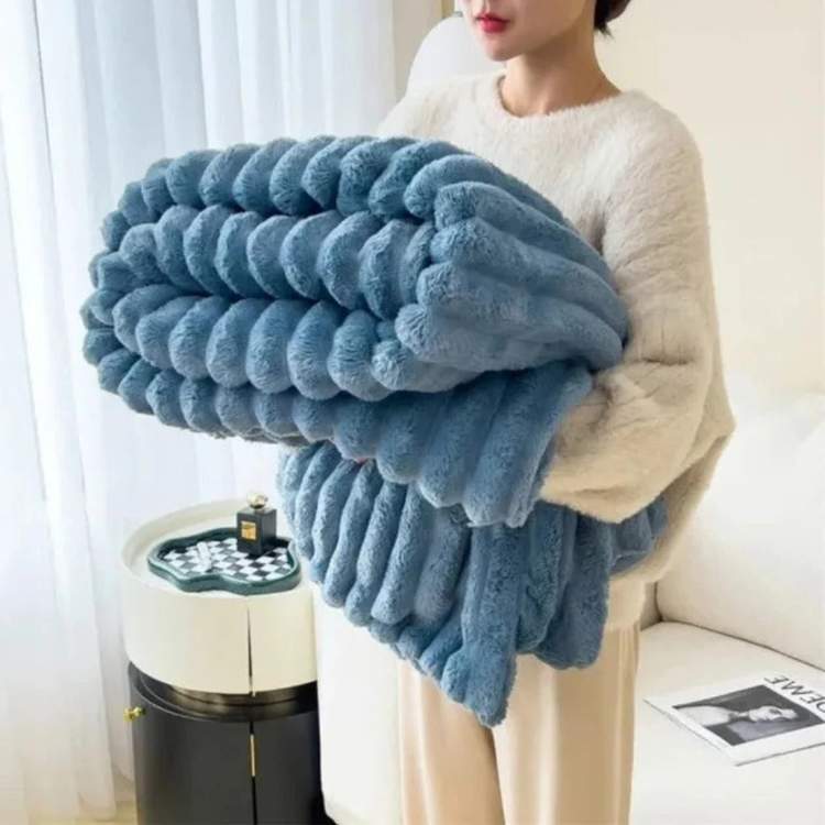 Soft Faux Fur Weighted Blanket for Relaxation and Comfort