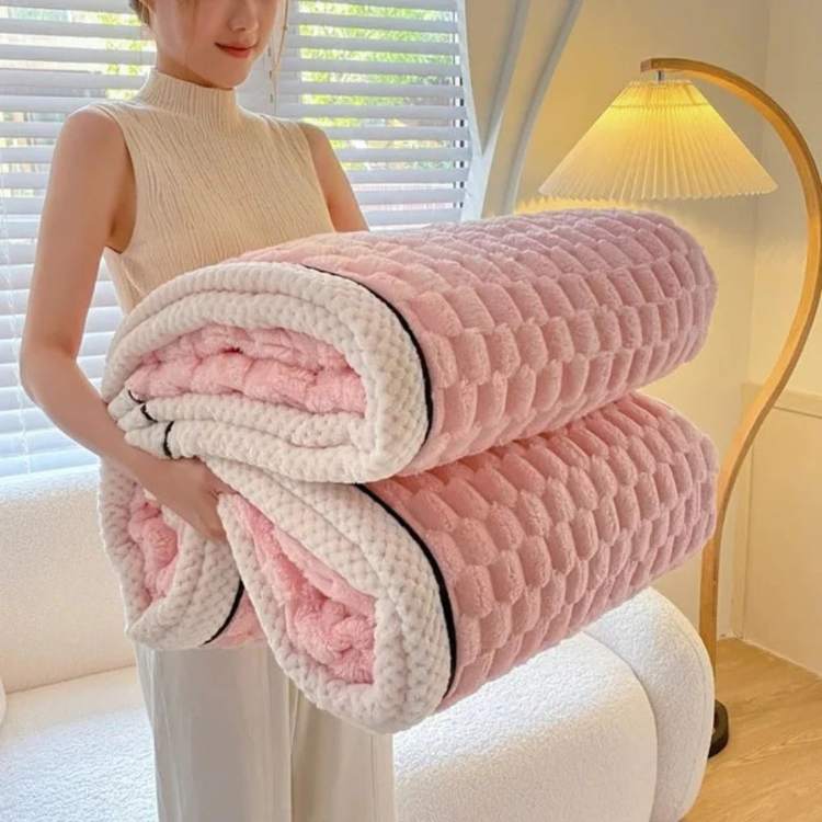 Cozy Ultra-Soft Blanket for Warmth and Total Relaxation