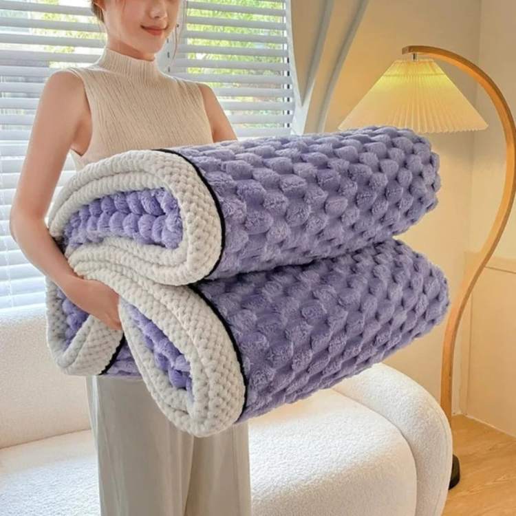 Cozy Ultra-Soft Blanket for Warmth and Total Relaxation