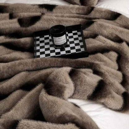 Soft Imitation Rabbit Fur Throw Blanket – Luxurious Comfort