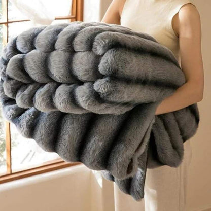 Soft Imitation Rabbit Fur Throw Blanket – Luxurious Comfort
