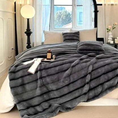 Soft Imitation Rabbit Fur Throw Blanket – Luxurious Comfort