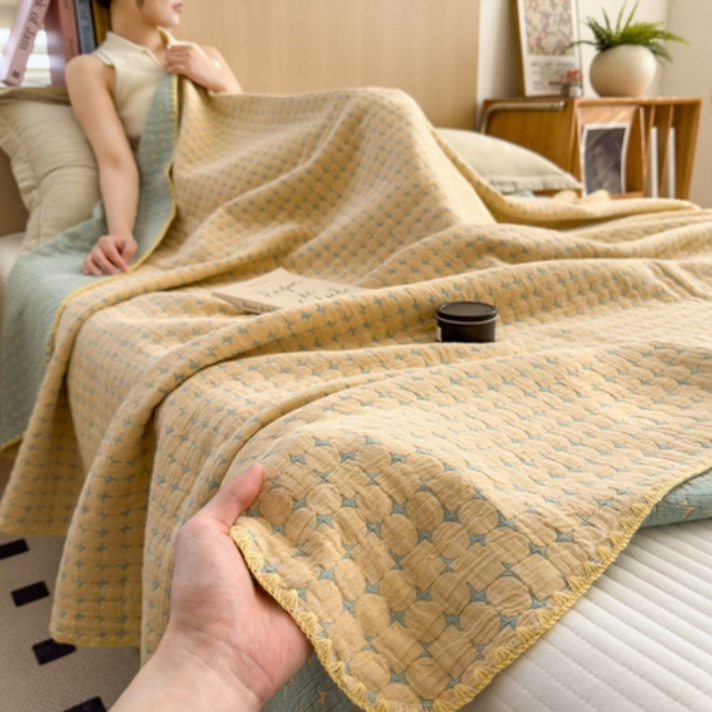 Dual-Sided Cotton Blanket for Year-Round Comfort