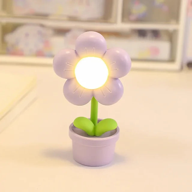 Floral Design Table Lamp - Elegant Home Lighting Fixture