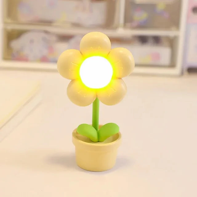 Floral Design Table Lamp - Elegant Home Lighting Fixture