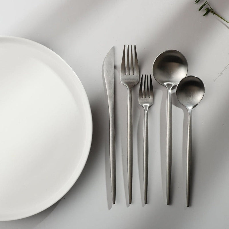 Stainless Steel Cutlery Set – Simple Elegance in Minimalist Style