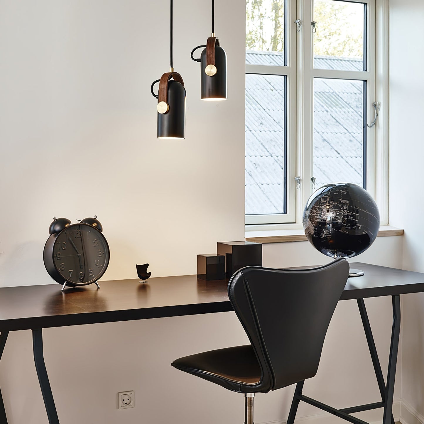 Cannon-Style Pendant Light in Metal and Iron – Classic Design