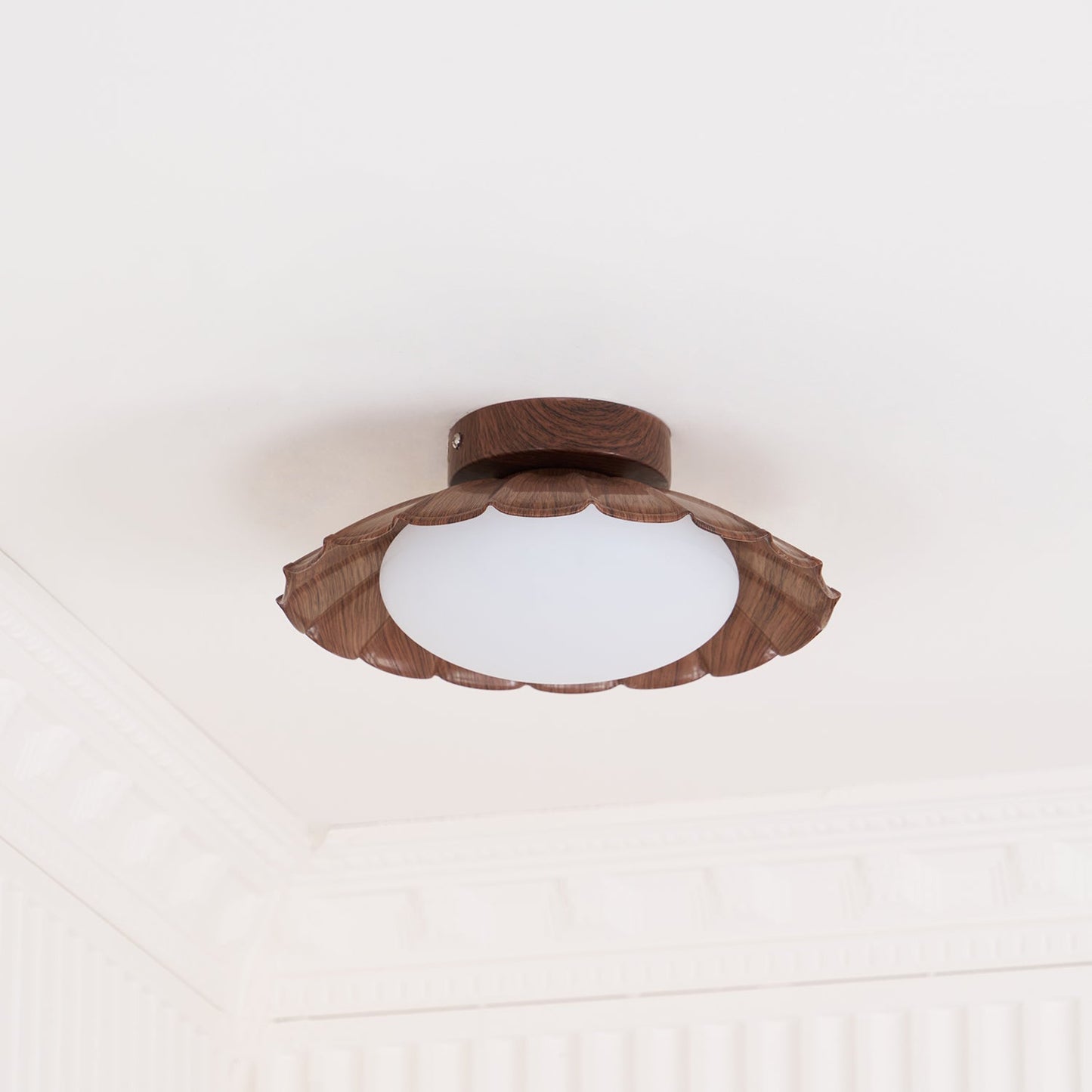 Modern Ceiling Lights with Scalloped Design for Elegant Interiors
