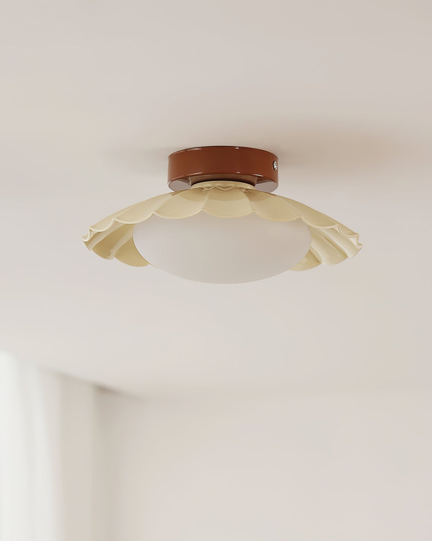 Modern Ceiling Lights with Scalloped Design for Elegant Interiors