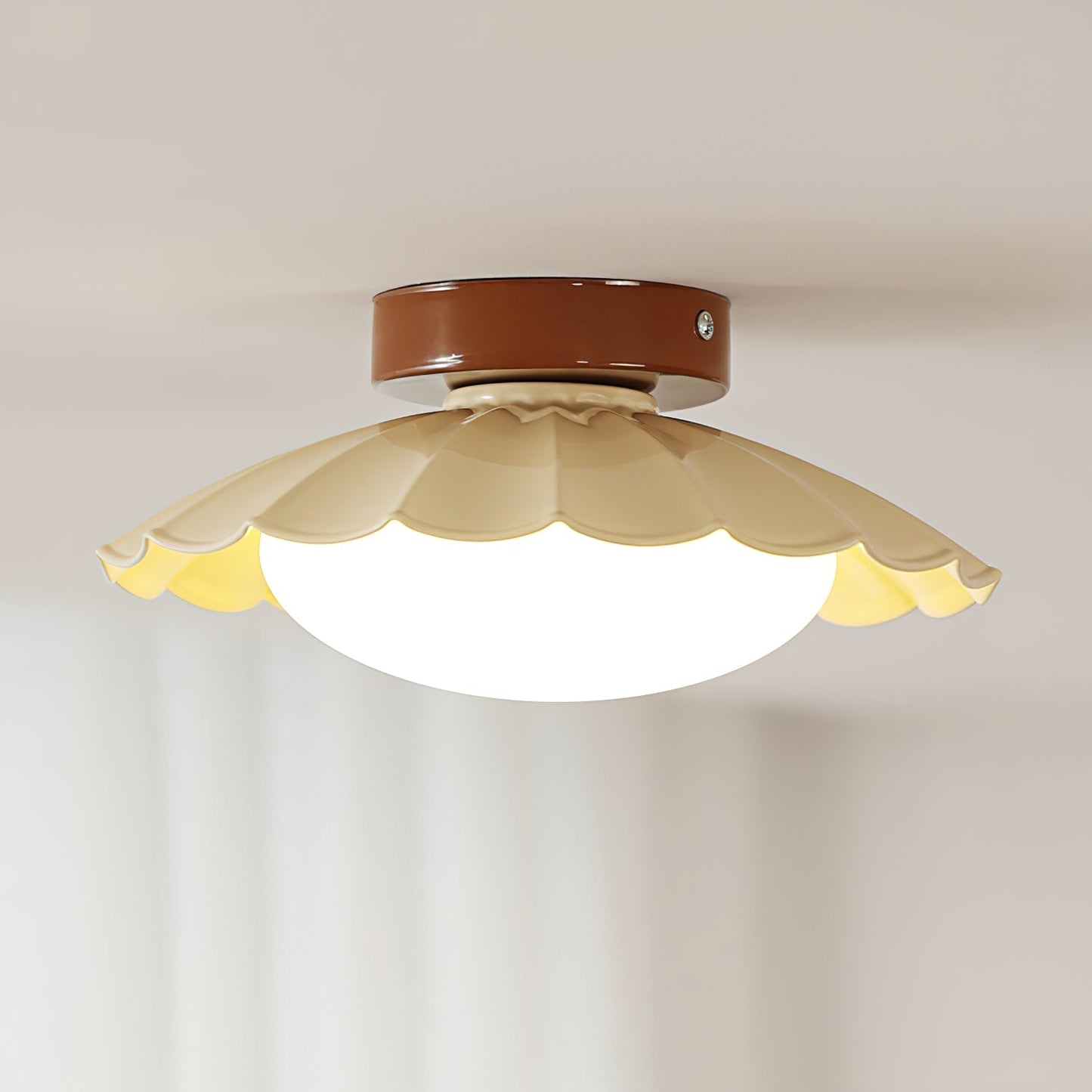 Modern Ceiling Lights with Scalloped Design for Elegant Interiors