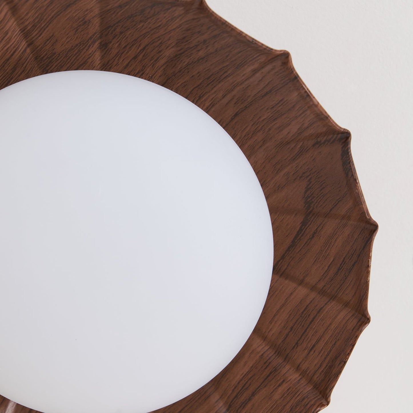 Modern Ceiling Lights with Scalloped Design for Elegant Interiors