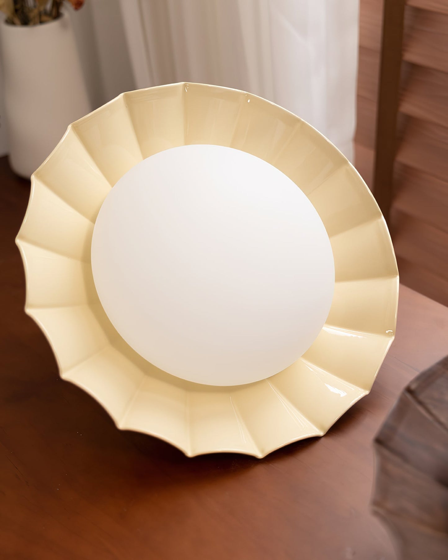 Modern Ceiling Lights with Scalloped Design for Elegant Interiors