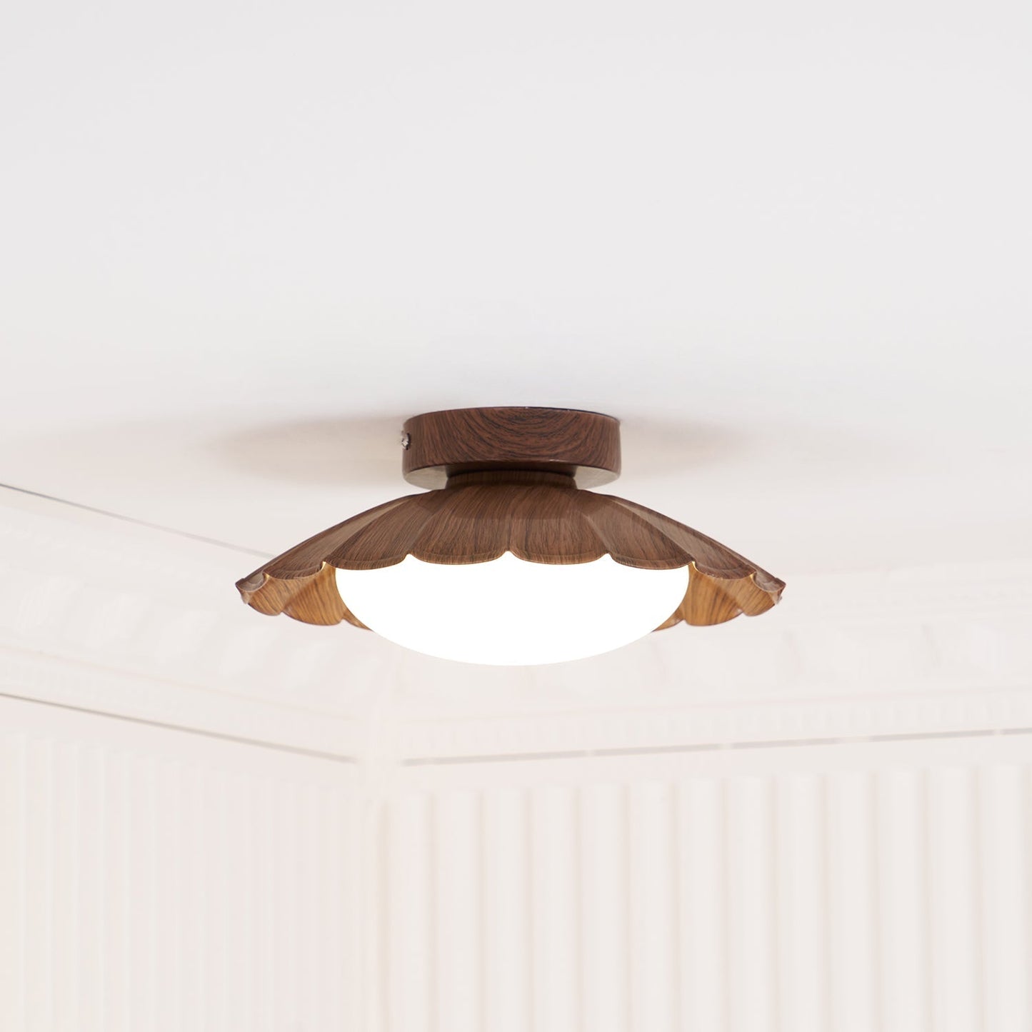 Modern Ceiling Lights with Scalloped Design for Elegant Interiors