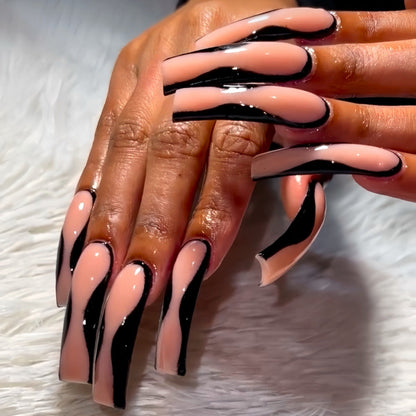 Press-On Nails with Artistic Wave Pattern