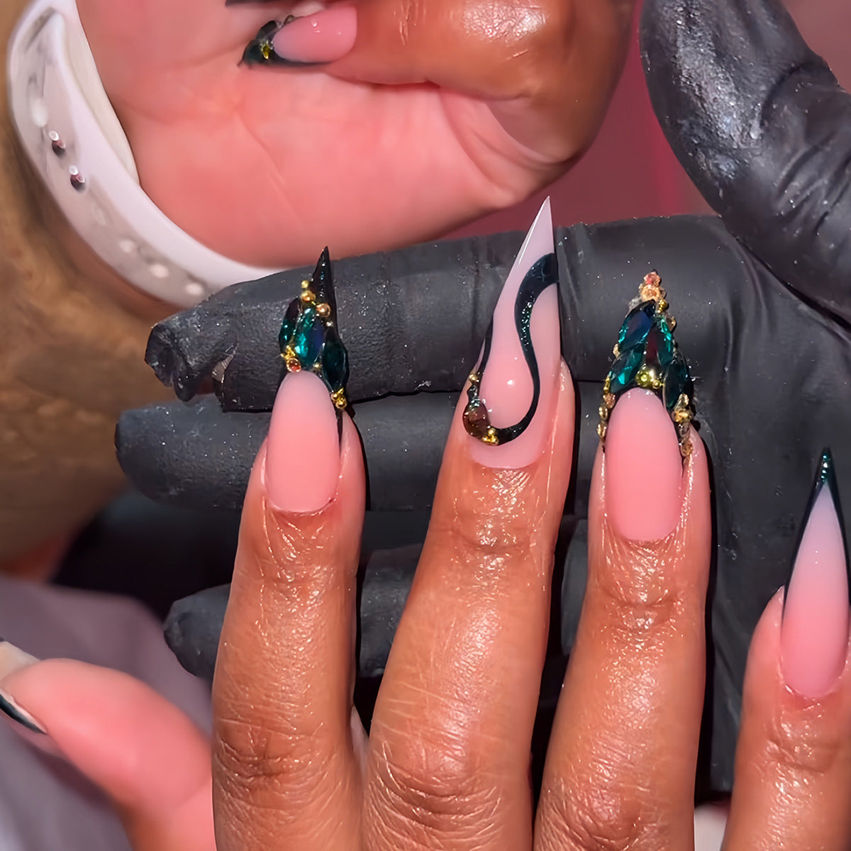 Sculpted Press-On Nail Extensions - Artistic Design