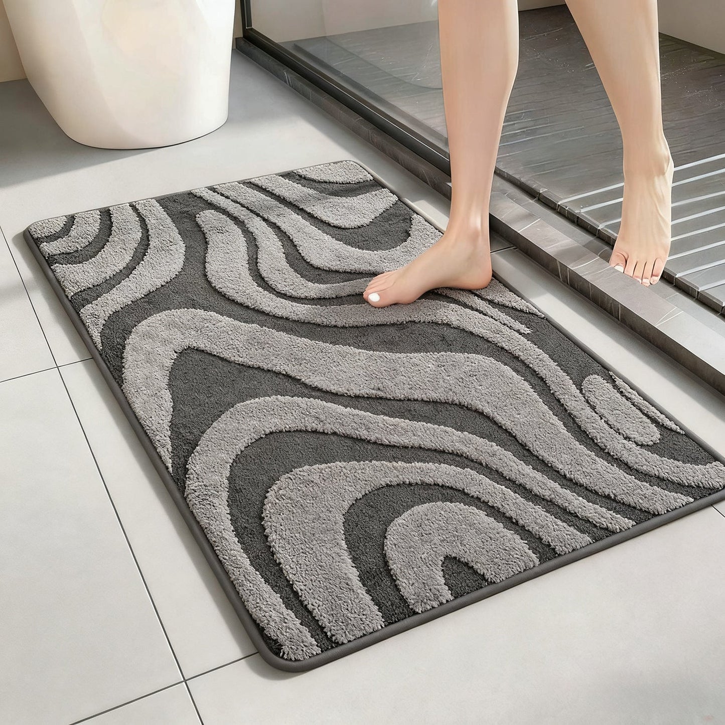 Wave Pattern Bath Mat in Abstract Design