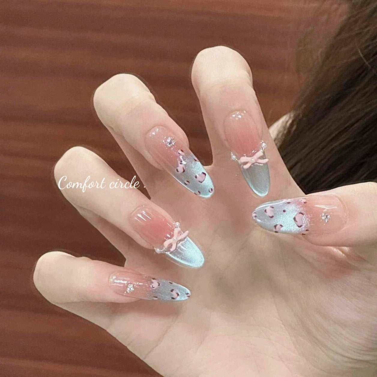 Decorative Press-On Nail Kit Taalita Style