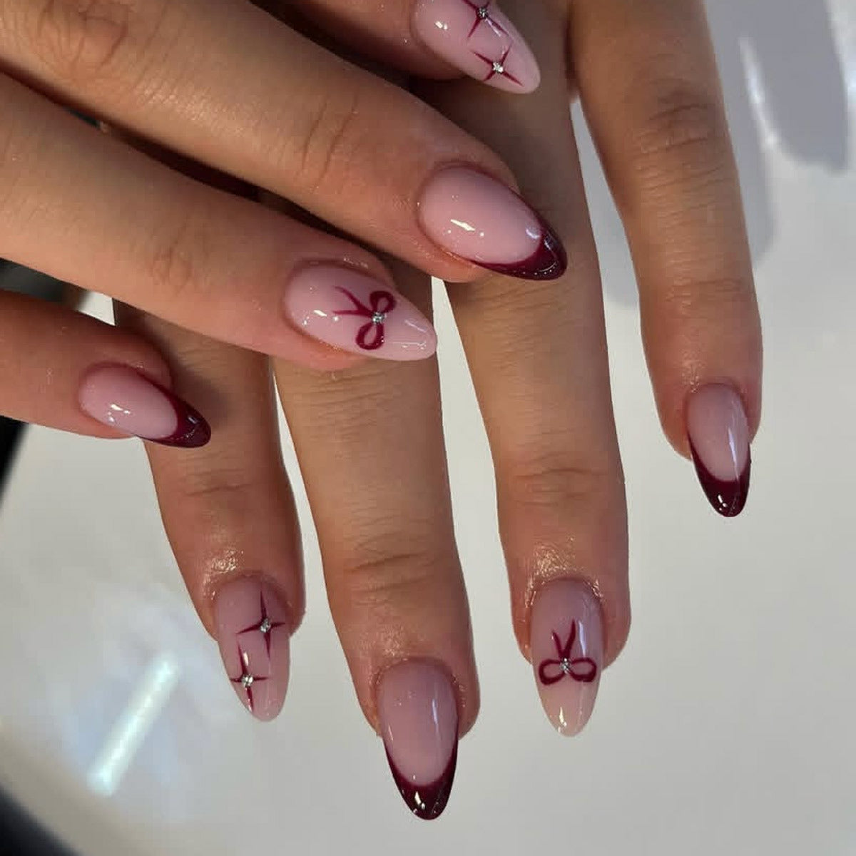 Decorative Nail Art Set with Press-On Design, Bow, and Crystal Details