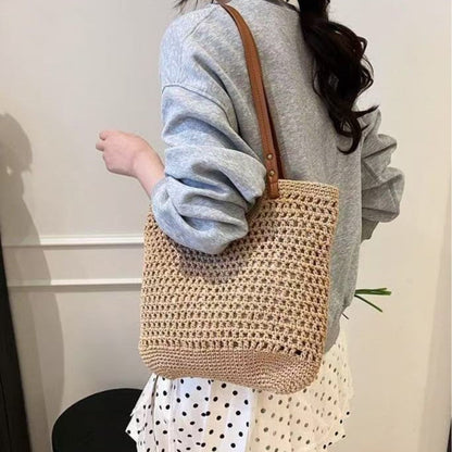 Beach Bag with Airy Macrame Design