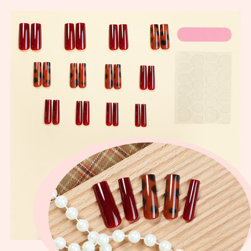 Press-On Nail Set Featuring Artistic Designs and Unique Patterns