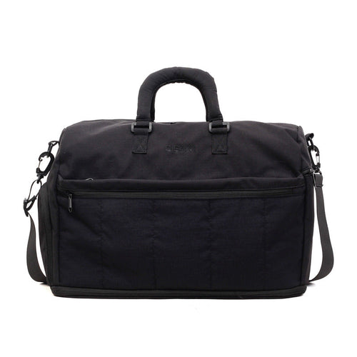 Versatile Weekender Bag with Adjustable Features