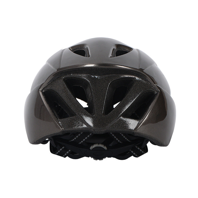 Aerodynamic Cycling Helmet for Enhanced Performance