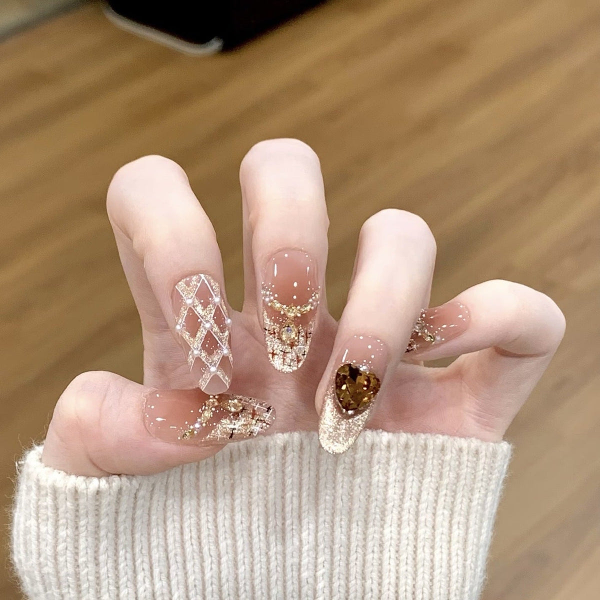 Press-On Nails with Artistic Ocean Theme Design
